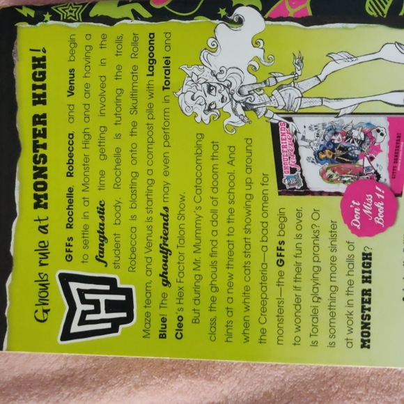 Monster high books, one journal - Picture 3 of 14